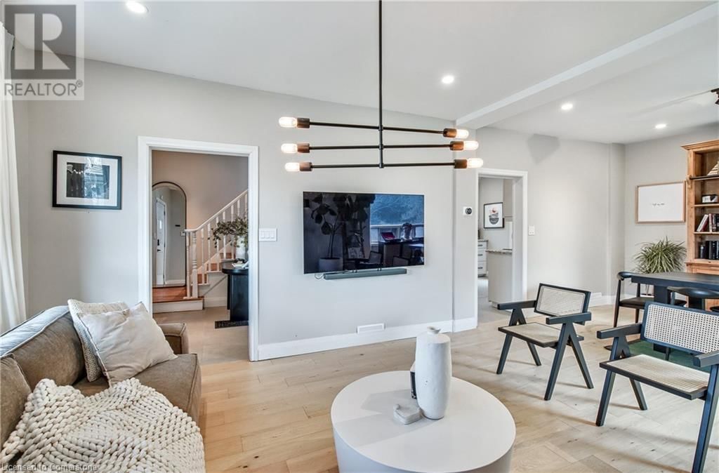 131 ALPINE AVENUE Image 25
