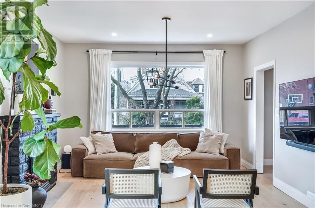 131 ALPINE AVENUE Image 27