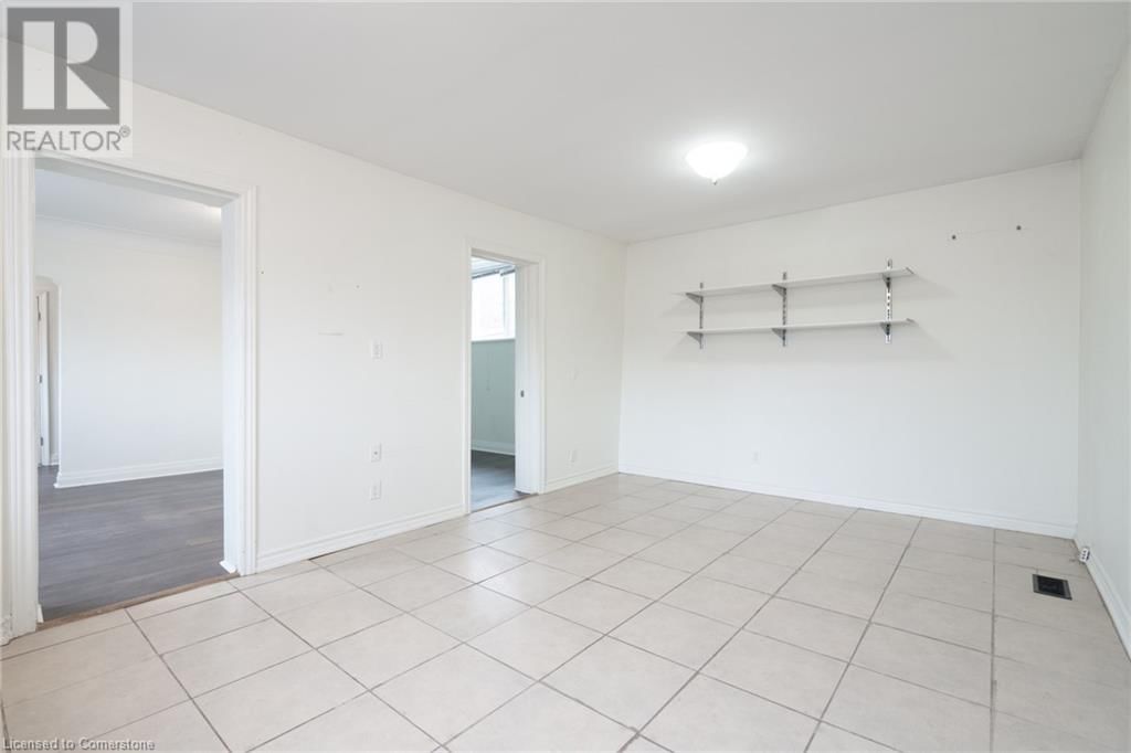 149 STRATHCONA AVENUE NORTH Image 11