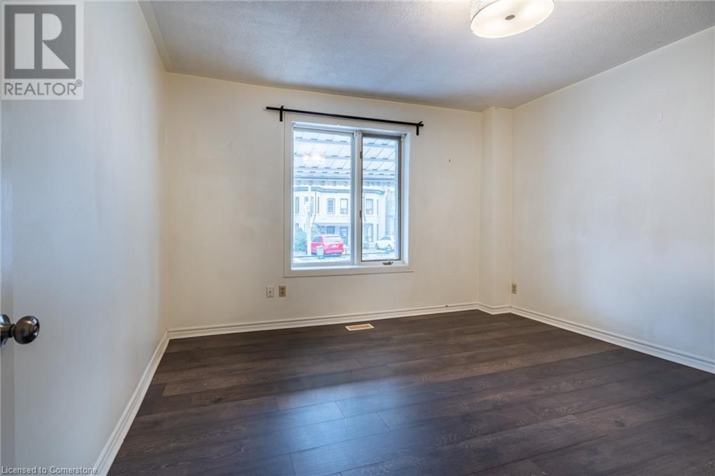 149 STRATHCONA AVENUE NORTH Image 16