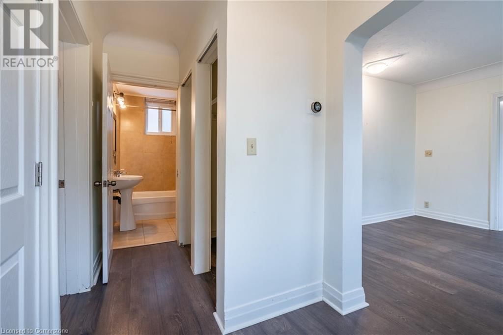 149 STRATHCONA AVENUE NORTH Image 19
