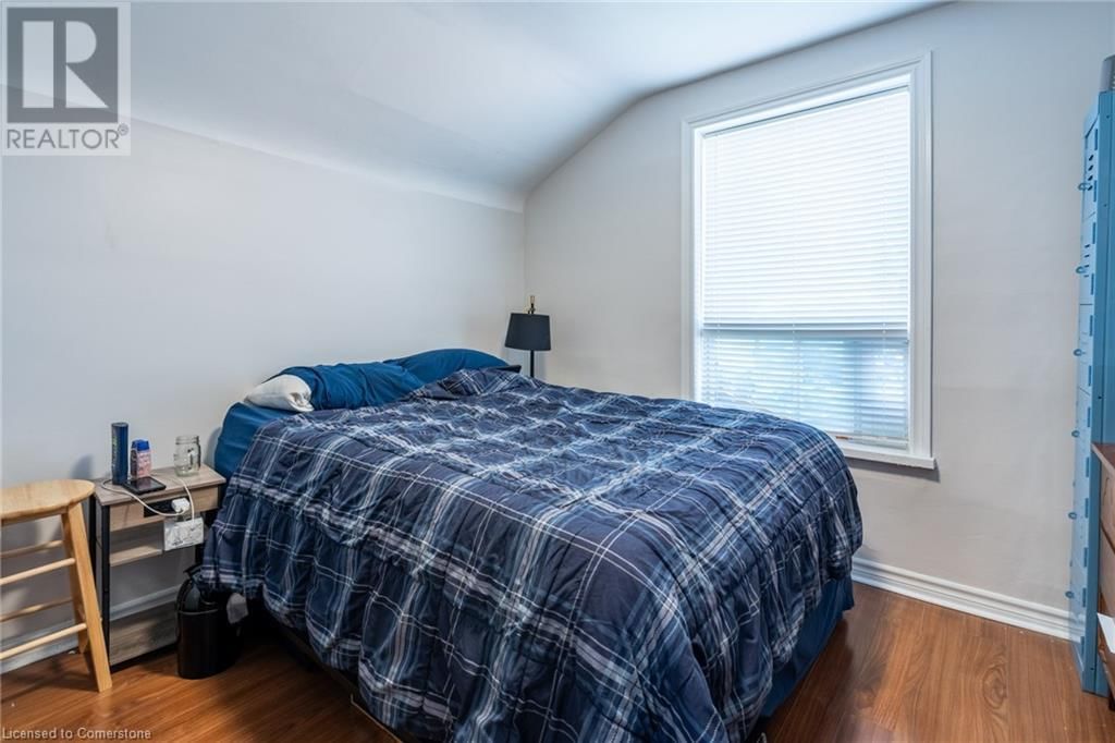 149 STRATHCONA AVENUE NORTH Image 24
