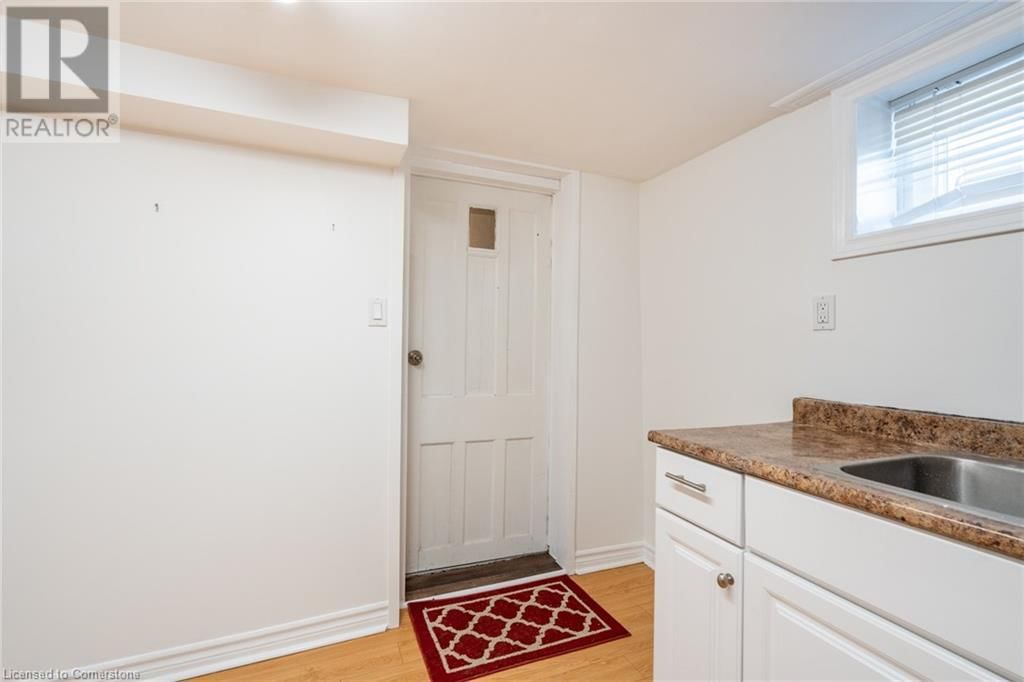 149 STRATHCONA AVENUE NORTH Image 29