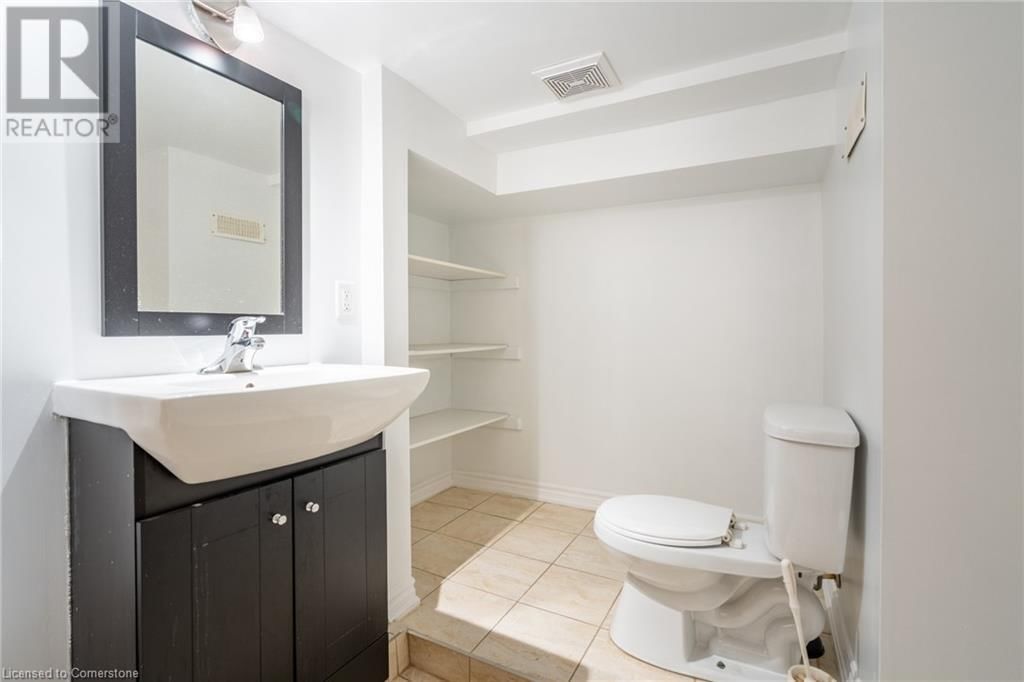 149 STRATHCONA AVENUE NORTH Image 37