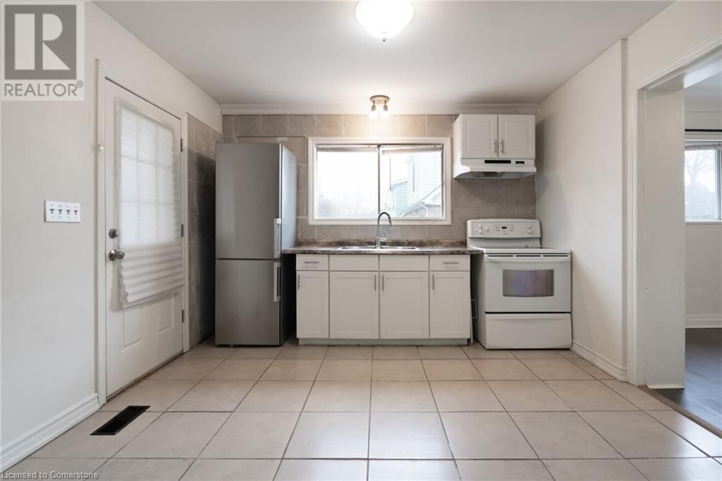 149 STRATHCONA AVENUE NORTH Image 6