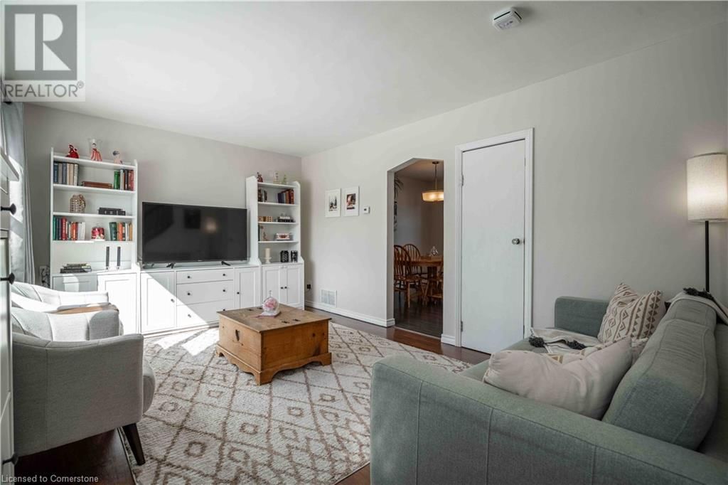 2279 KING STREET EAST Image 3