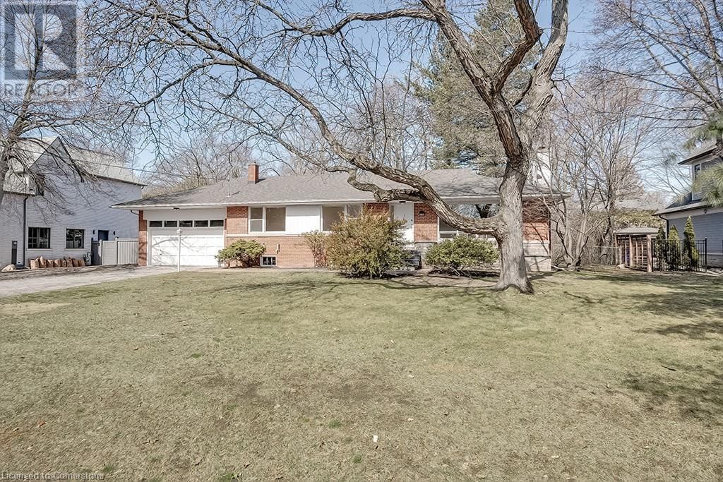 2063 GLENFOREST CRESCENT Image 1