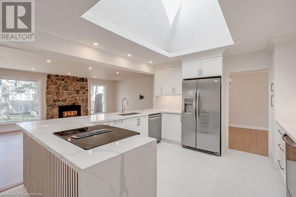2063 GLENFOREST CRESCENT Image 11