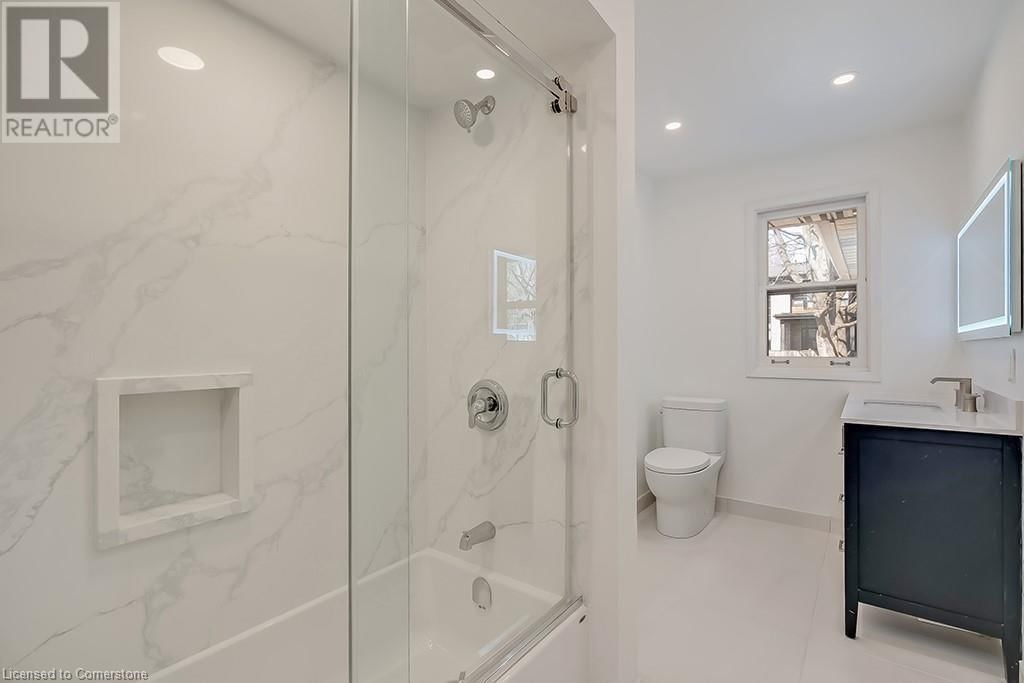 2063 GLENFOREST CRESCENT Image 23