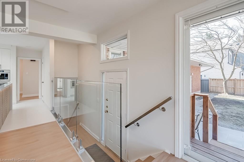 2063 GLENFOREST CRESCENT Image 24