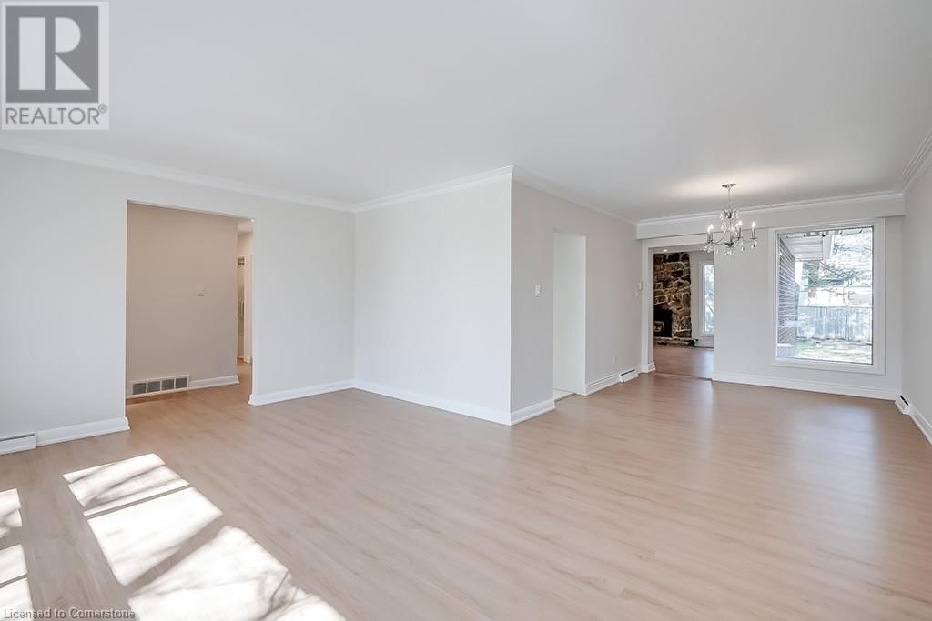 2063 GLENFOREST CRESCENT Image 5