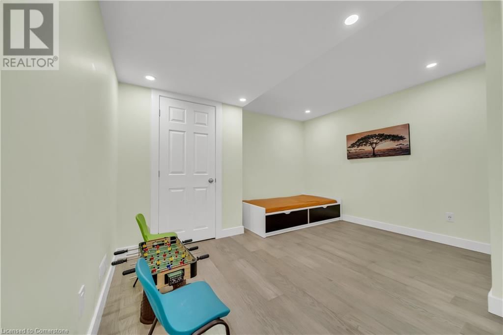 437 ZELLER DRIVE Image 27