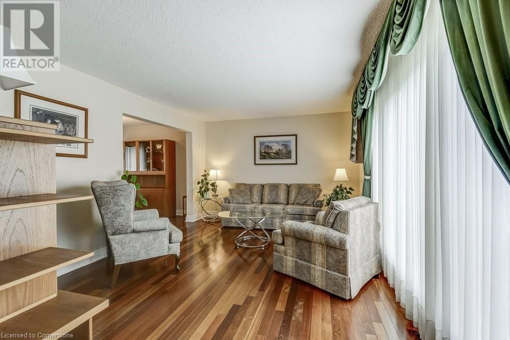 110 ELGIN DRIVE Image 11