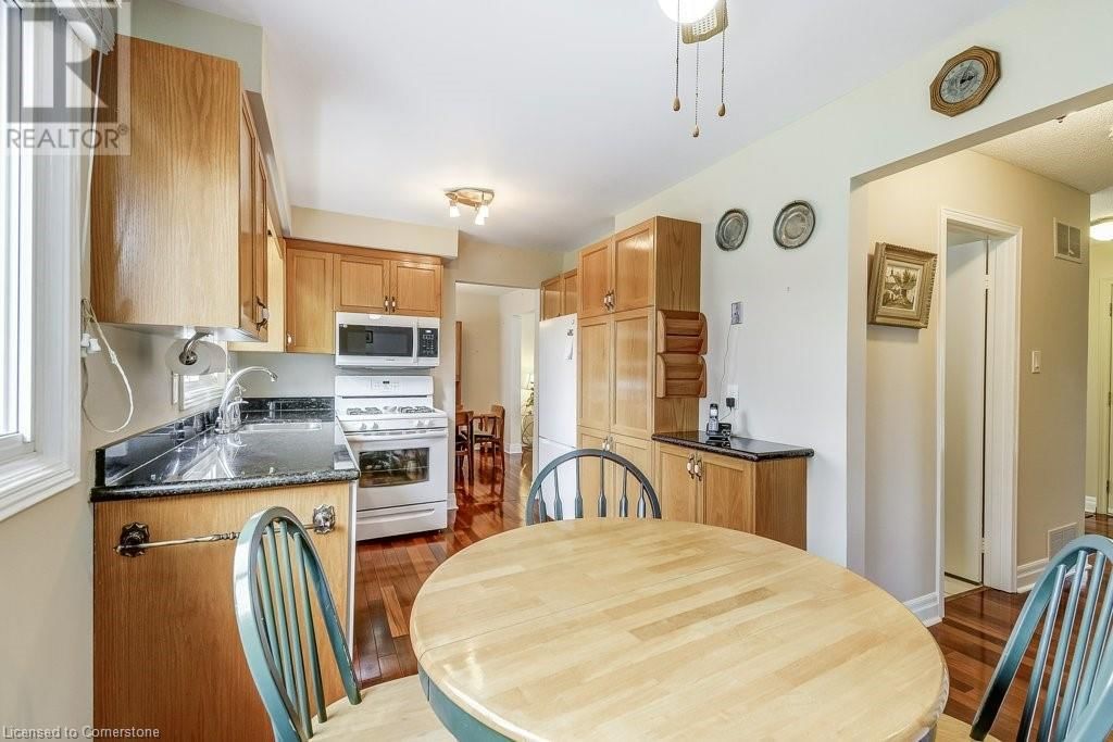 110 ELGIN DRIVE Image 18