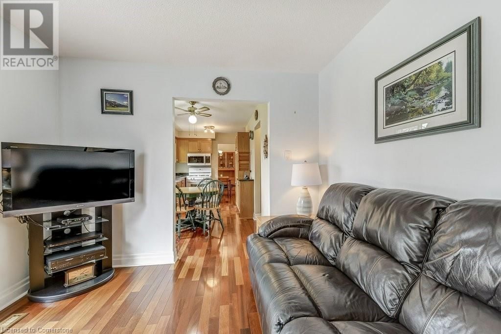 110 ELGIN DRIVE Image 22