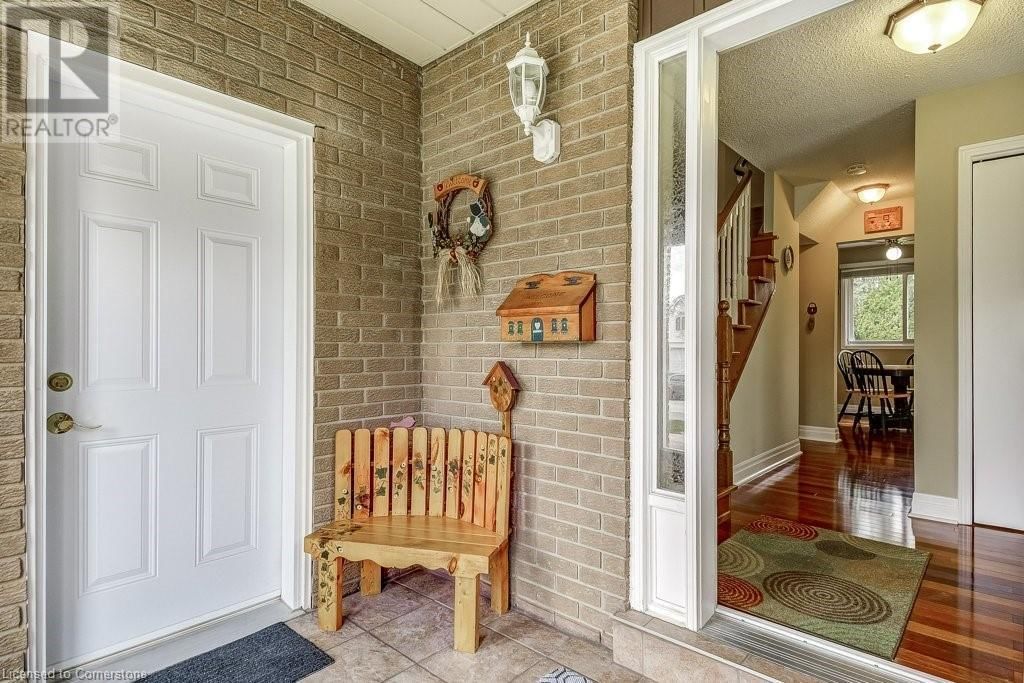 110 ELGIN DRIVE Image 8