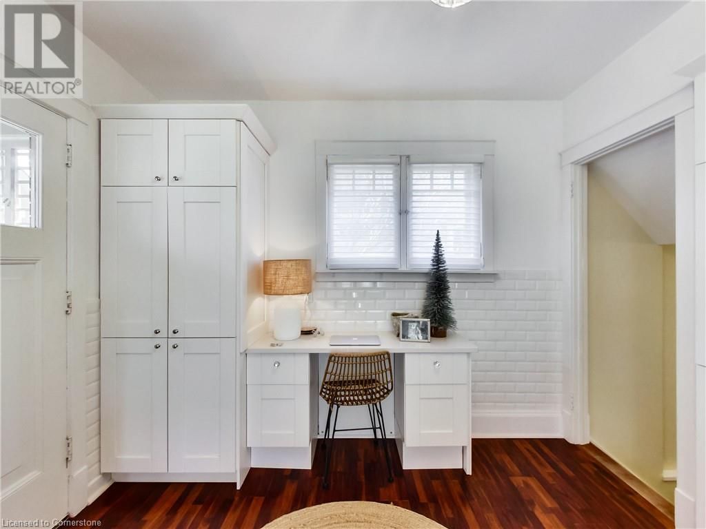 1 NELLES BOULEVARD Image 19