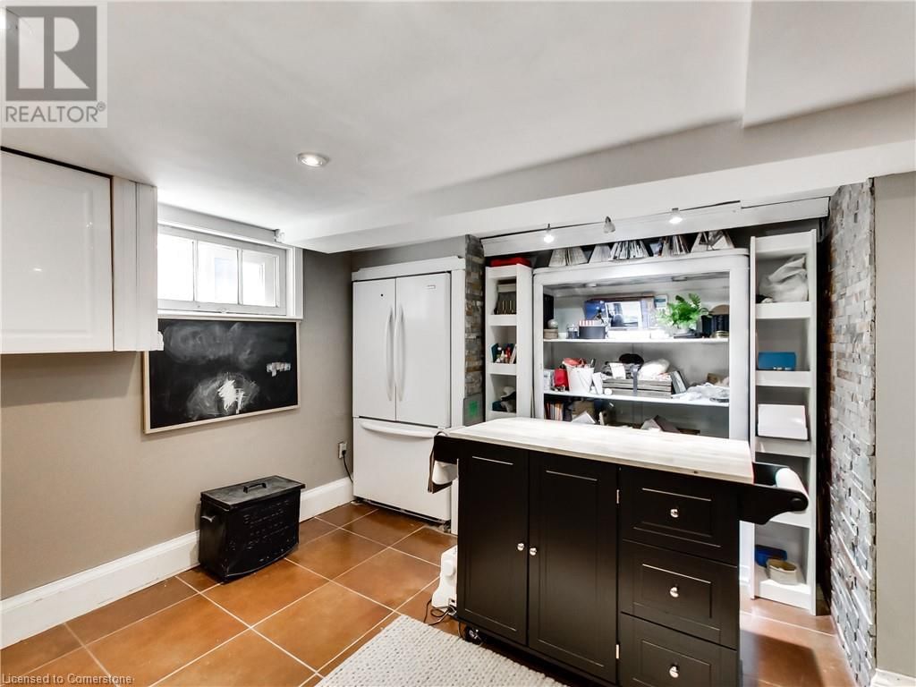 1 NELLES BOULEVARD Image 34