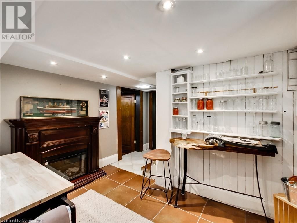 1 NELLES BOULEVARD Image 35