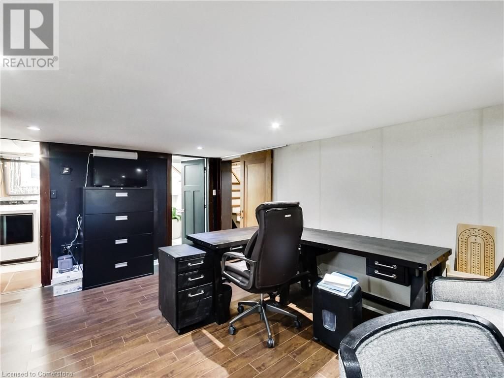 1 NELLES BOULEVARD Image 38