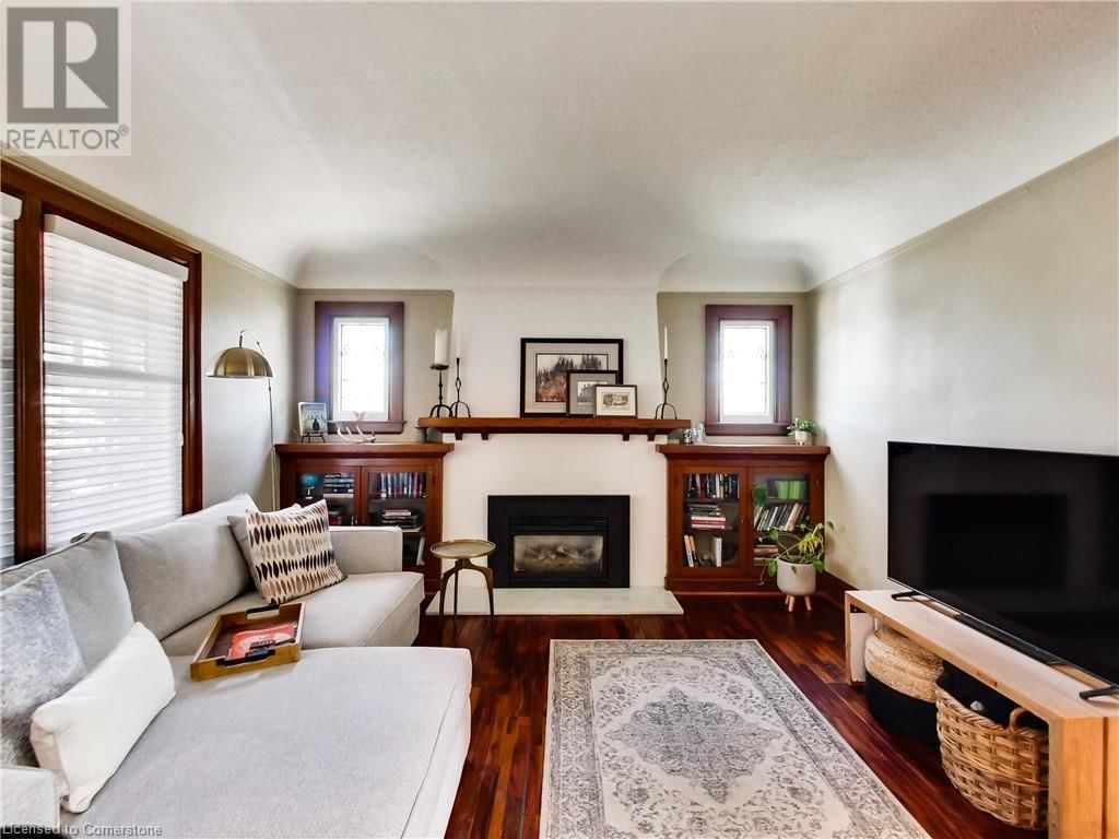 1 NELLES BOULEVARD Image 8