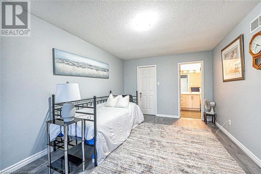 172 ALDERLEA AVENUE Image 17