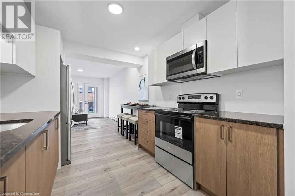 9 - 182 BRIDGE CRESCENT Image 30