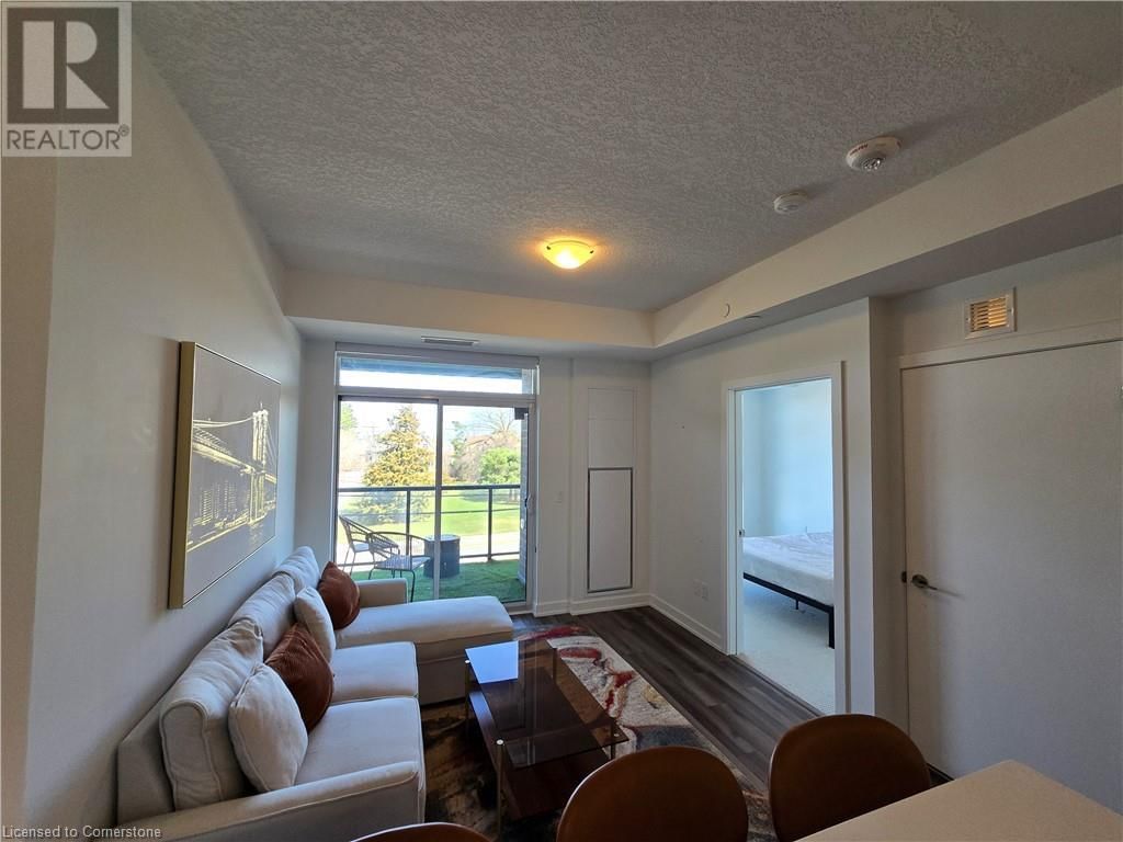 213 - 600 NORTH SERVICE ROAD Image 18