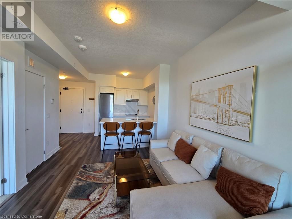 213 - 600 NORTH SERVICE ROAD Image 34