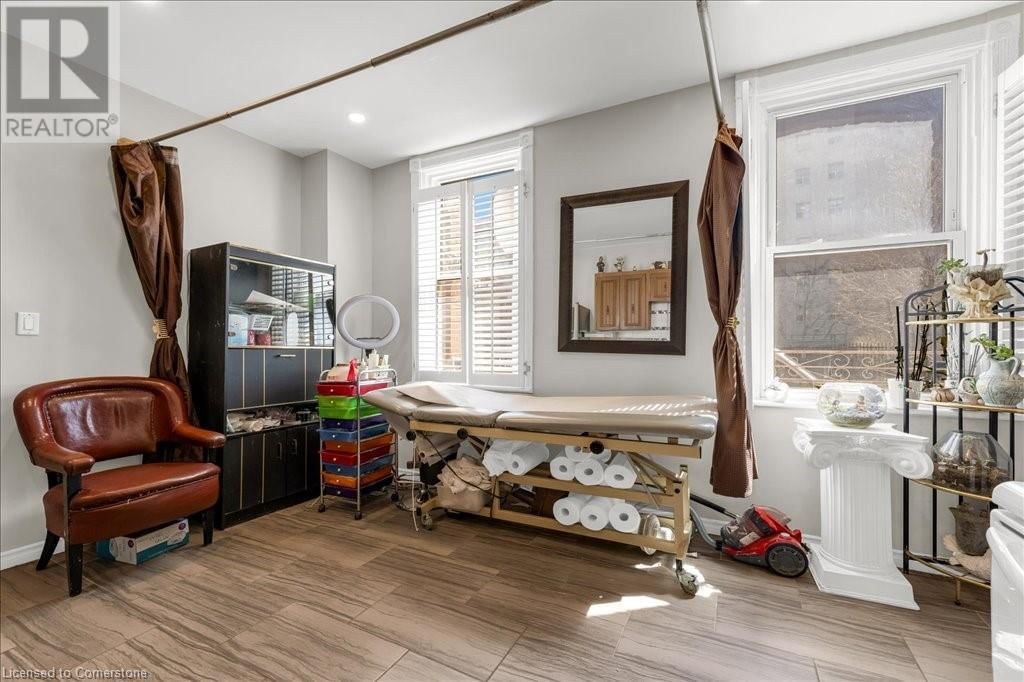 123 MARKET STREET Image 11