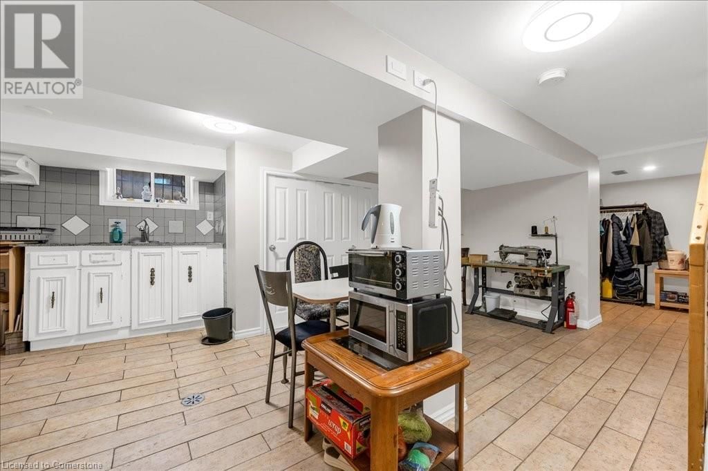 123 MARKET STREET Image 23