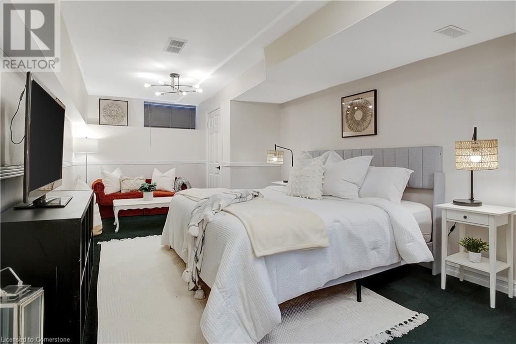 108 BLENHEIM ROAD Image 32
