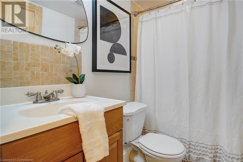 108 BLENHEIM ROAD Image 34