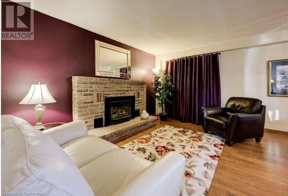 Upper - 43 HOLM STREET Image 1
