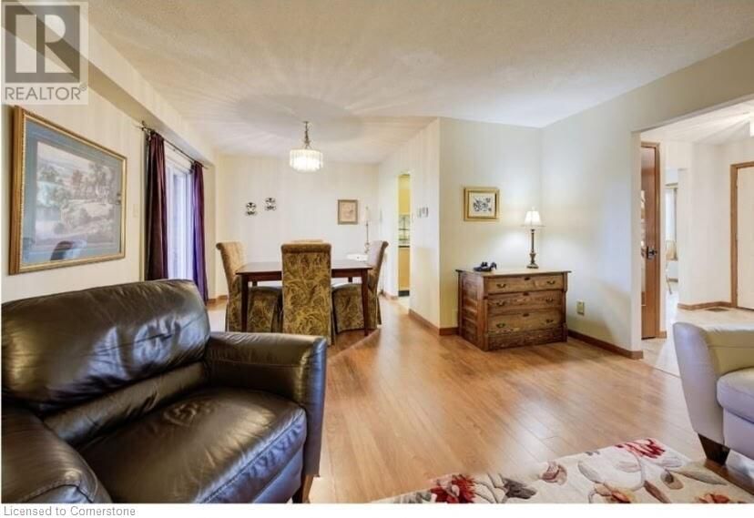 Upper - 43 HOLM STREET Image 2