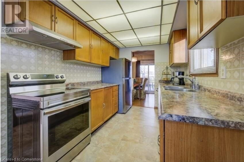 Upper - 43 HOLM STREET Image 5