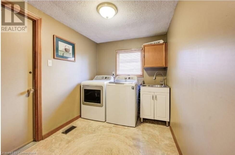 Upper - 43 HOLM STREET Image 7