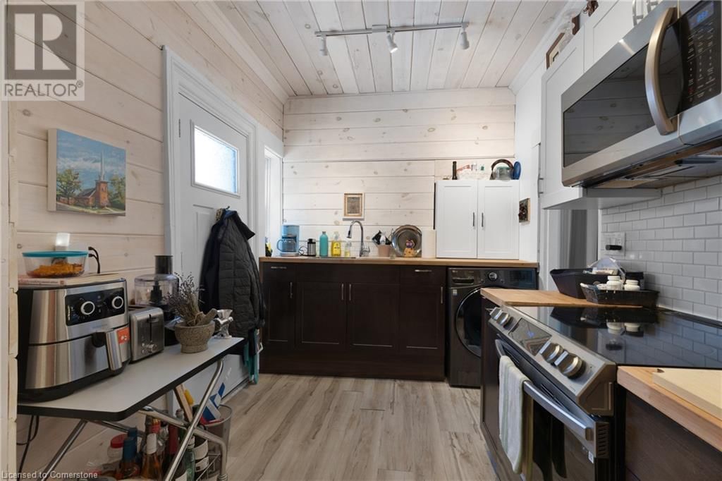 21 CHAPMAN ST W STREET WEST Image 22