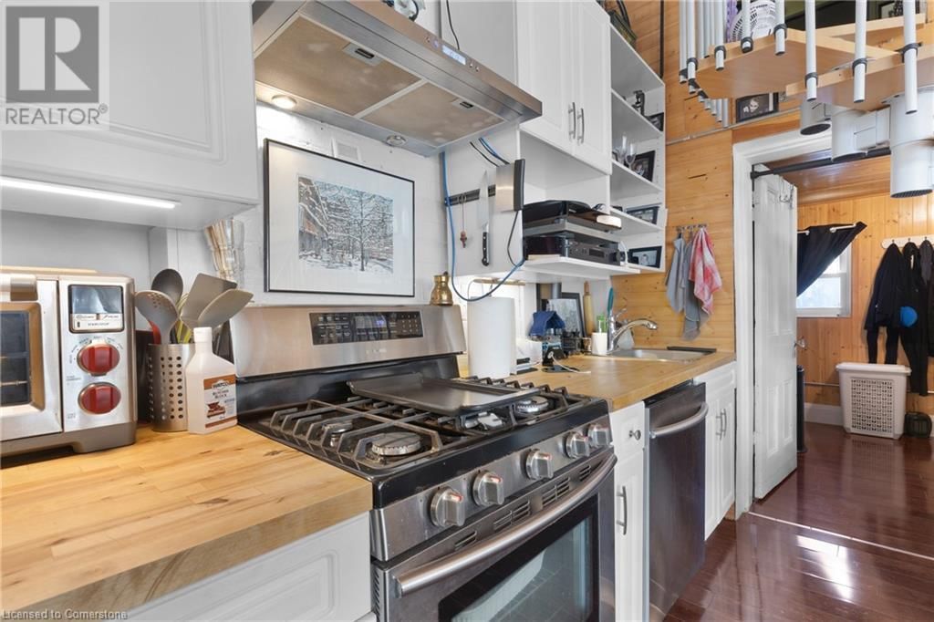 21 CHAPMAN ST W STREET WEST Image 35