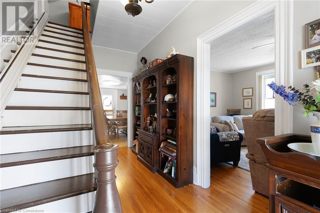 21 CHAPMAN ST W STREET WEST Image 4
