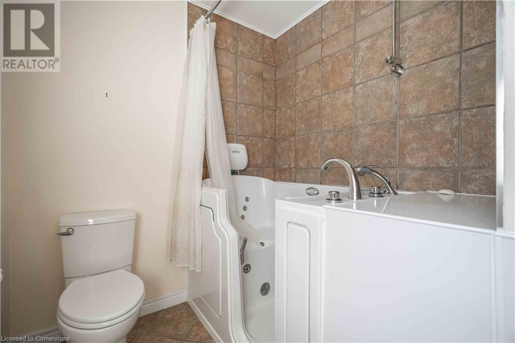 6 BLACKBURN LANE Image 23