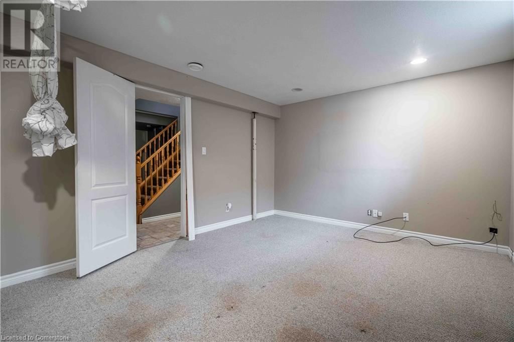 6 BLACKBURN LANE Image 34