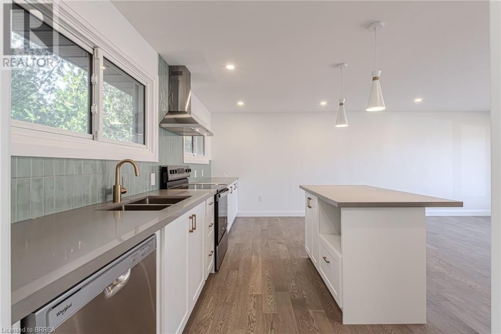 11 ANN STREET Image 16