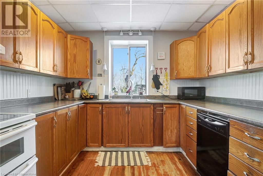 776597 BLANDFORD ROAD Image 10