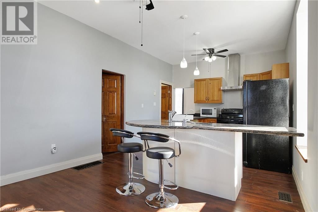 776597 BLANDFORD ROAD Image 33
