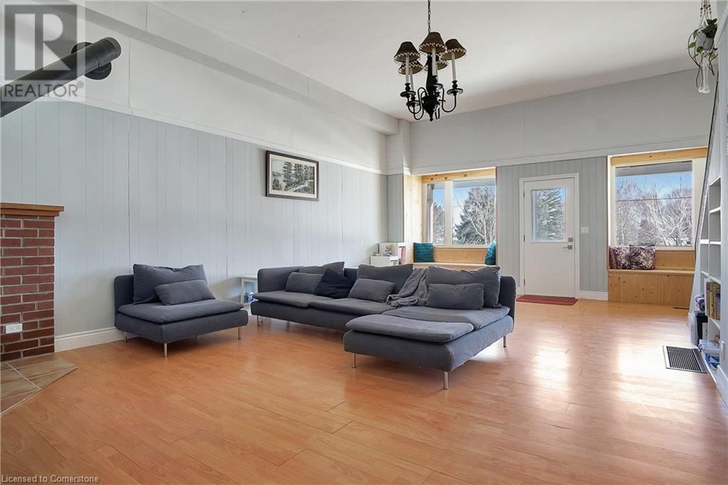 776597 BLANDFORD ROAD Image 8