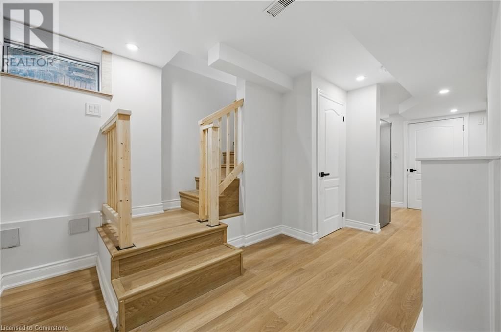 3 - 333 EMERALD STREET NORTH Image 14