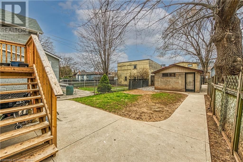 3 - 333 EMERALD STREET NORTH Image 24