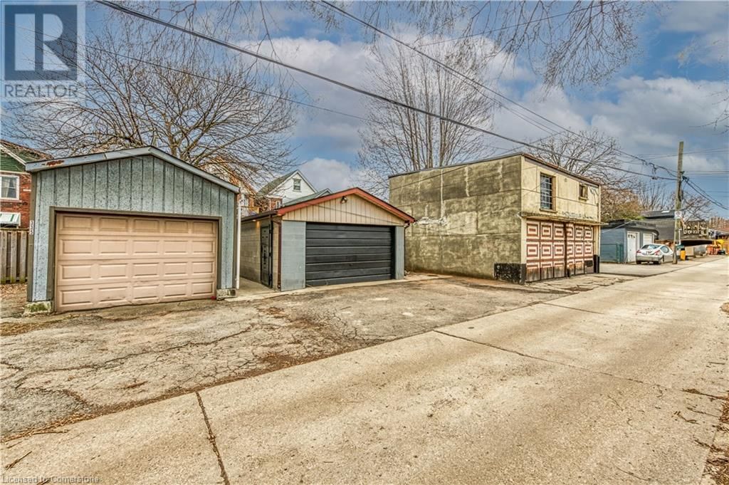 3 - 333 EMERALD STREET NORTH Image 28