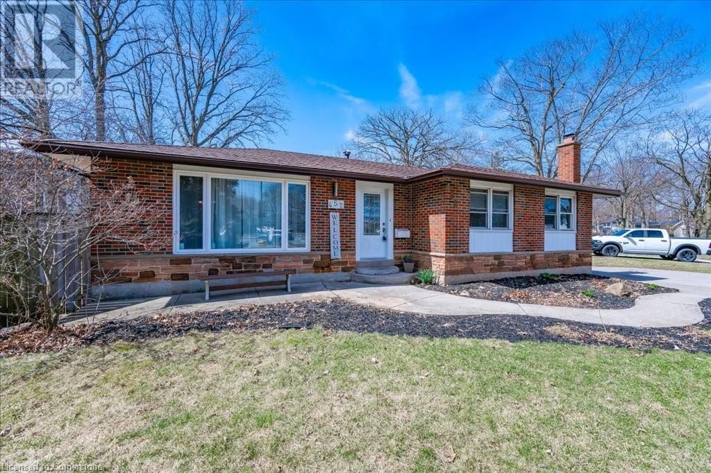 452 WEDGEWOOD DRIVE Image 3